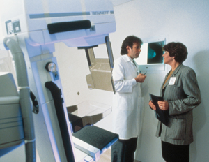 Astra Zeneca. M�dicos comentando una exploraci�n R