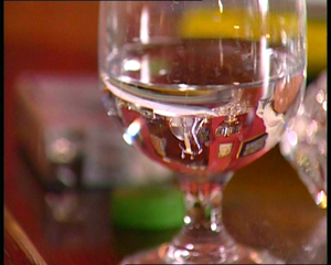 Copa con agua. Imagen de sciencepics.org con licencia Creative Commons