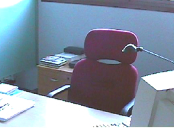 mesa de consulta medica con ordenador